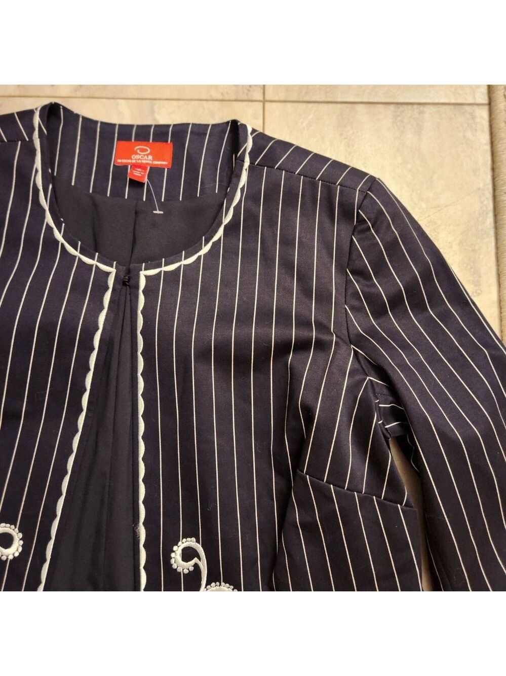 Oscar de la Renta Navy Blue Pinstripe Embroidered Floral Pantsuit Sz: 10 cotton - Picture 14 of 14